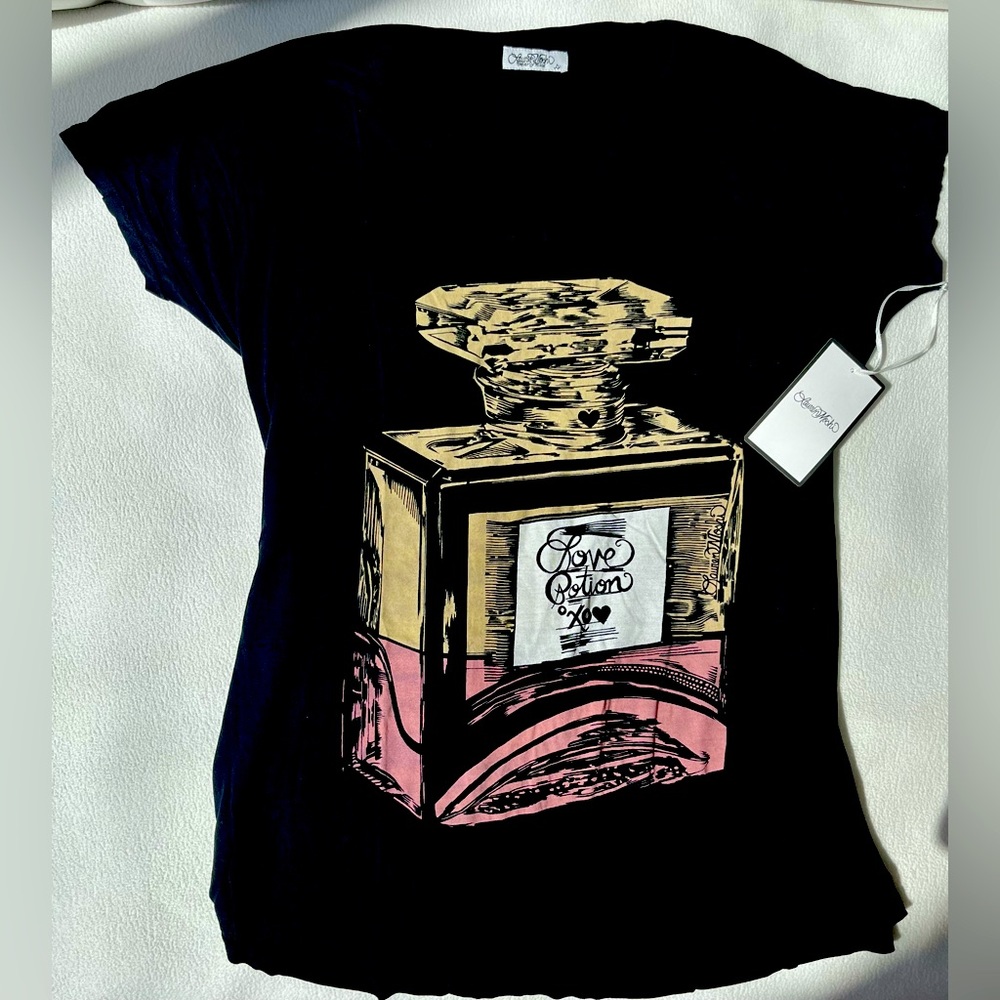 Lauren Moshi Love Potion Perfume Bottle Graphic V Neck Tee Black Size XS…